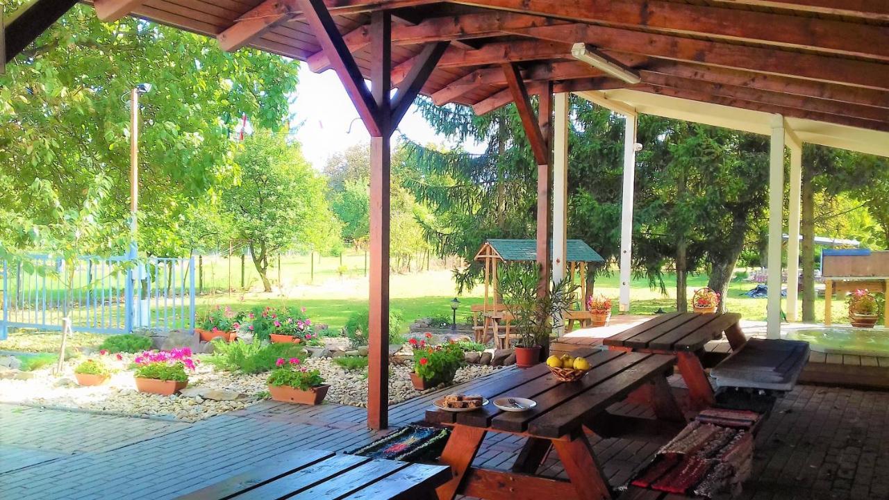 Kristaly Vendeghaz Hotel Bogacs Bagian luar foto