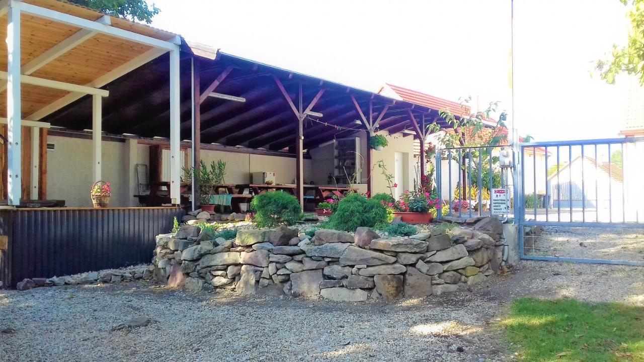 Kristaly Vendeghaz Hotel Bogacs Bagian luar foto